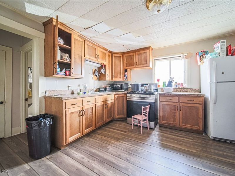 210 W 4th Street, Dover, OH 44622 Photo 10