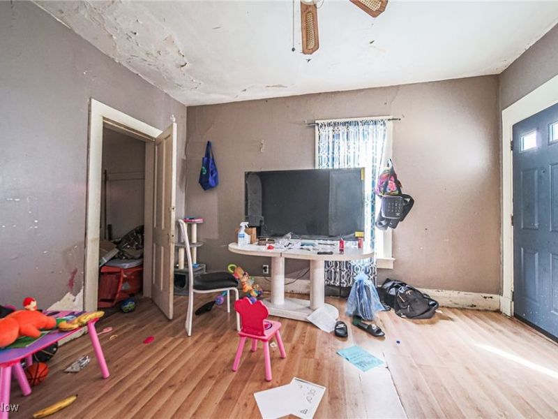 210 W 4th Street, Dover, OH 44622 Photo 11