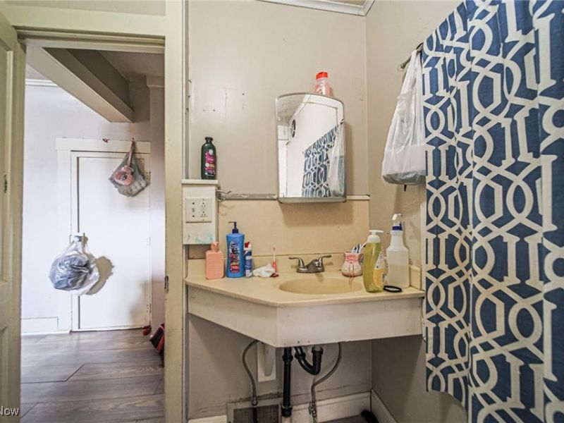 210 W 4th Street, Dover, OH 44622 Photo 16