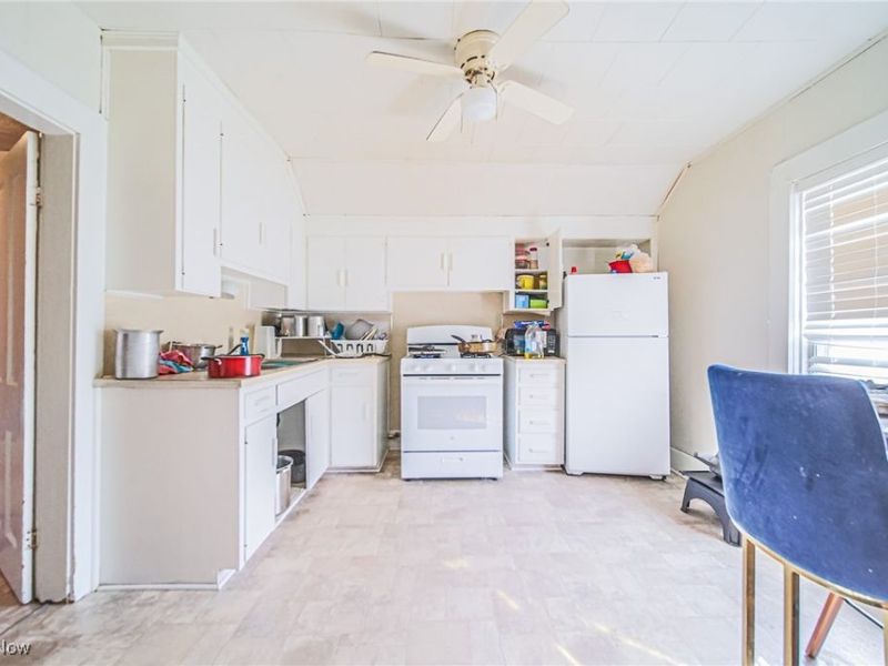 210 W 4th Street, Dover, OH 44622 Photo 17