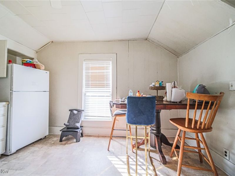 210 W 4th Street, Dover, OH 44622 Photo 18