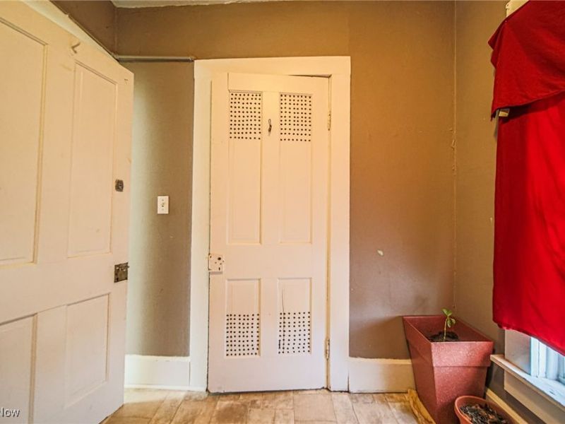 210 W 4th Street, Dover, OH 44622 Photo 21