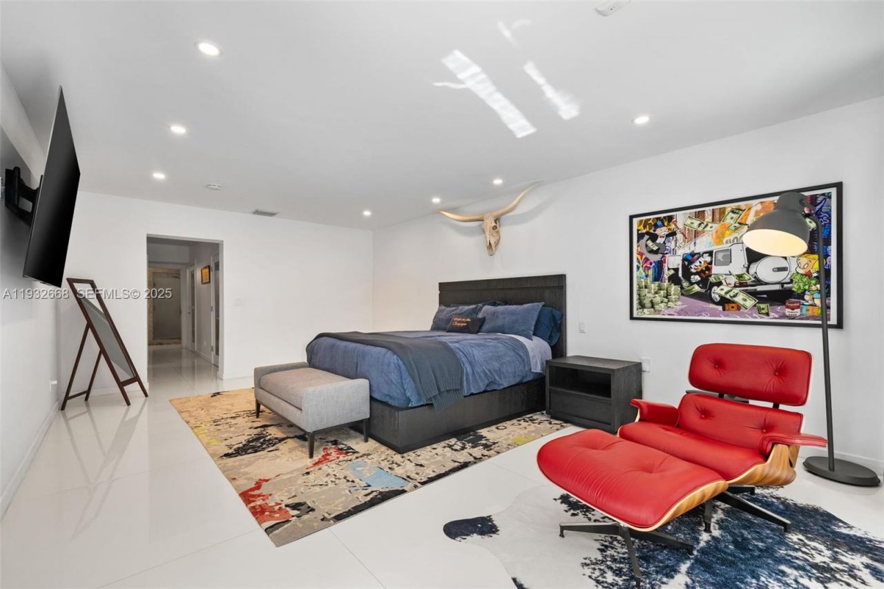 5055 N Bay Rd, Miami Beach, FL 33140 Photo