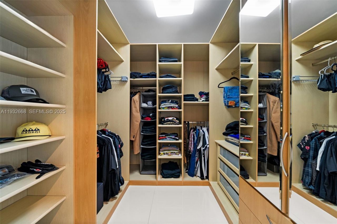 5055 N Bay Rd, Miami Beach, FL 33140 Photo