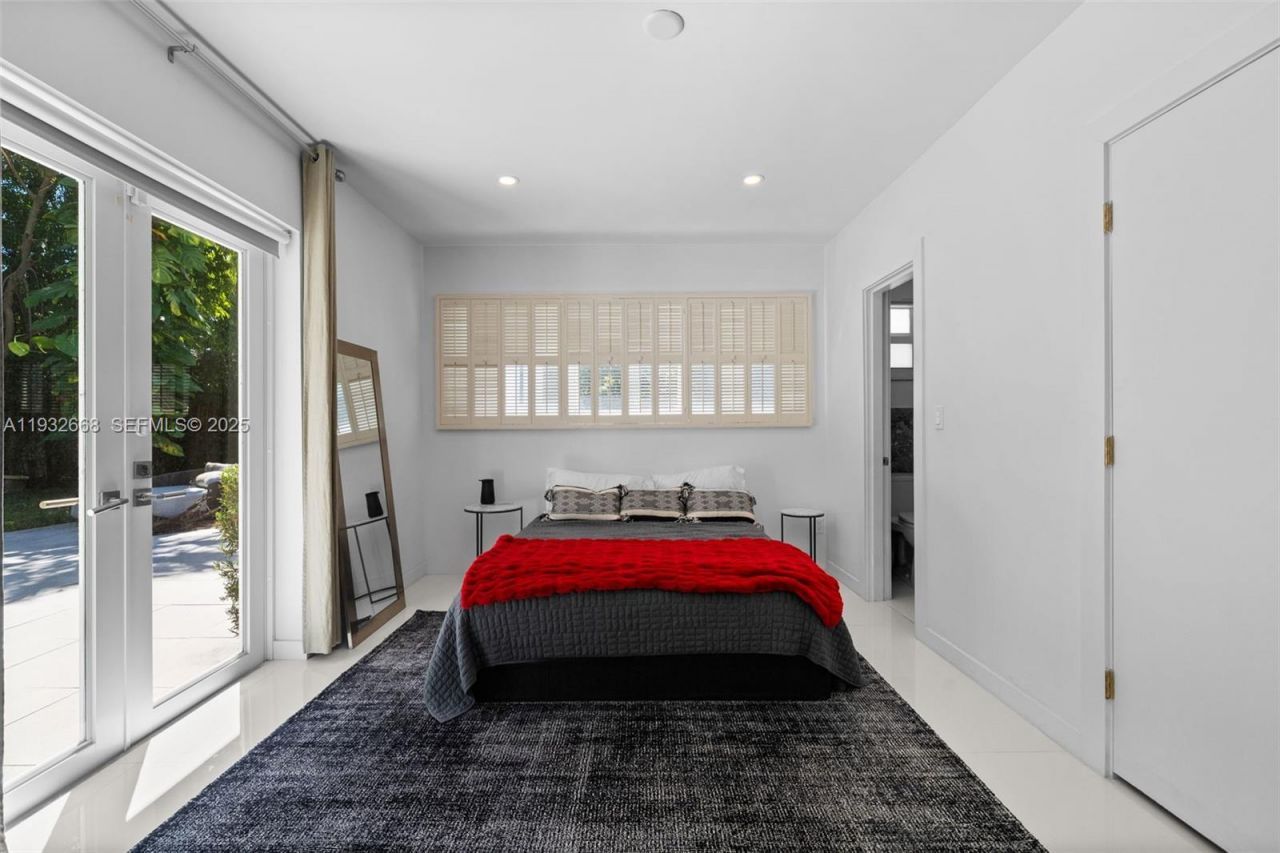 5055 N Bay Rd, Miami Beach, FL 33140 Photo