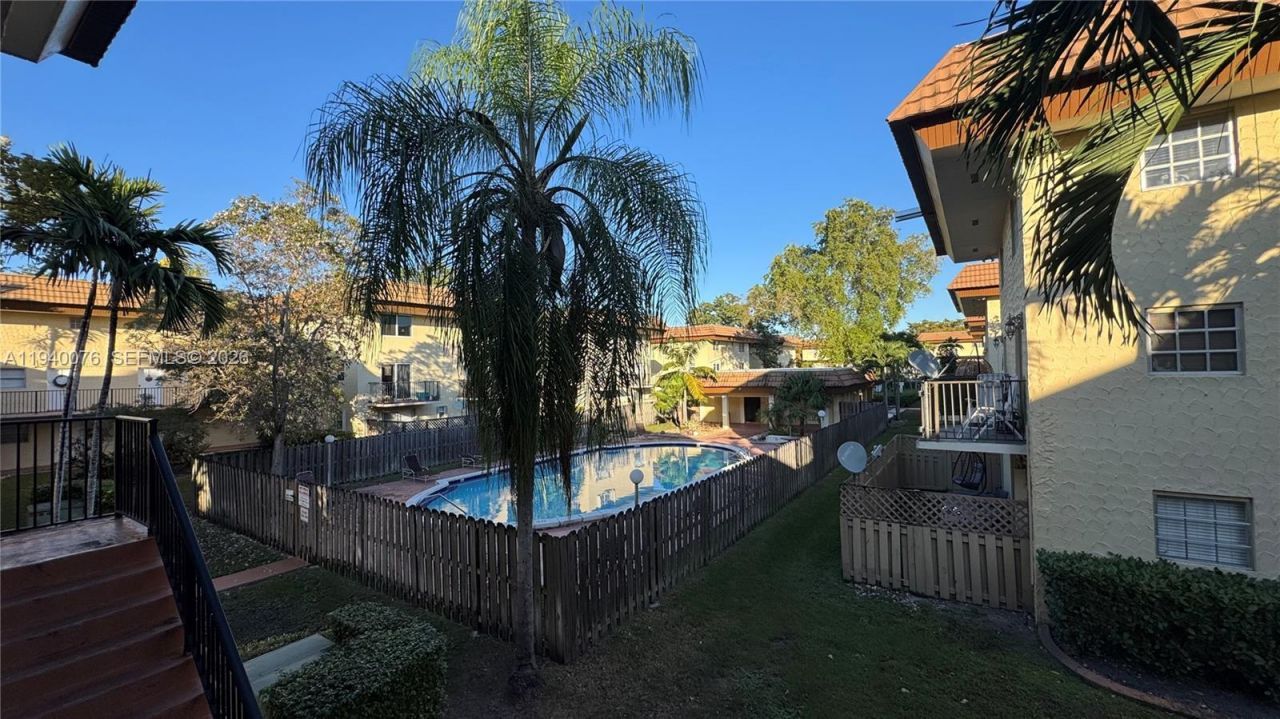 8650 SW 109th Ave, Unit 3-230, Miami, FL 33173 Photo
