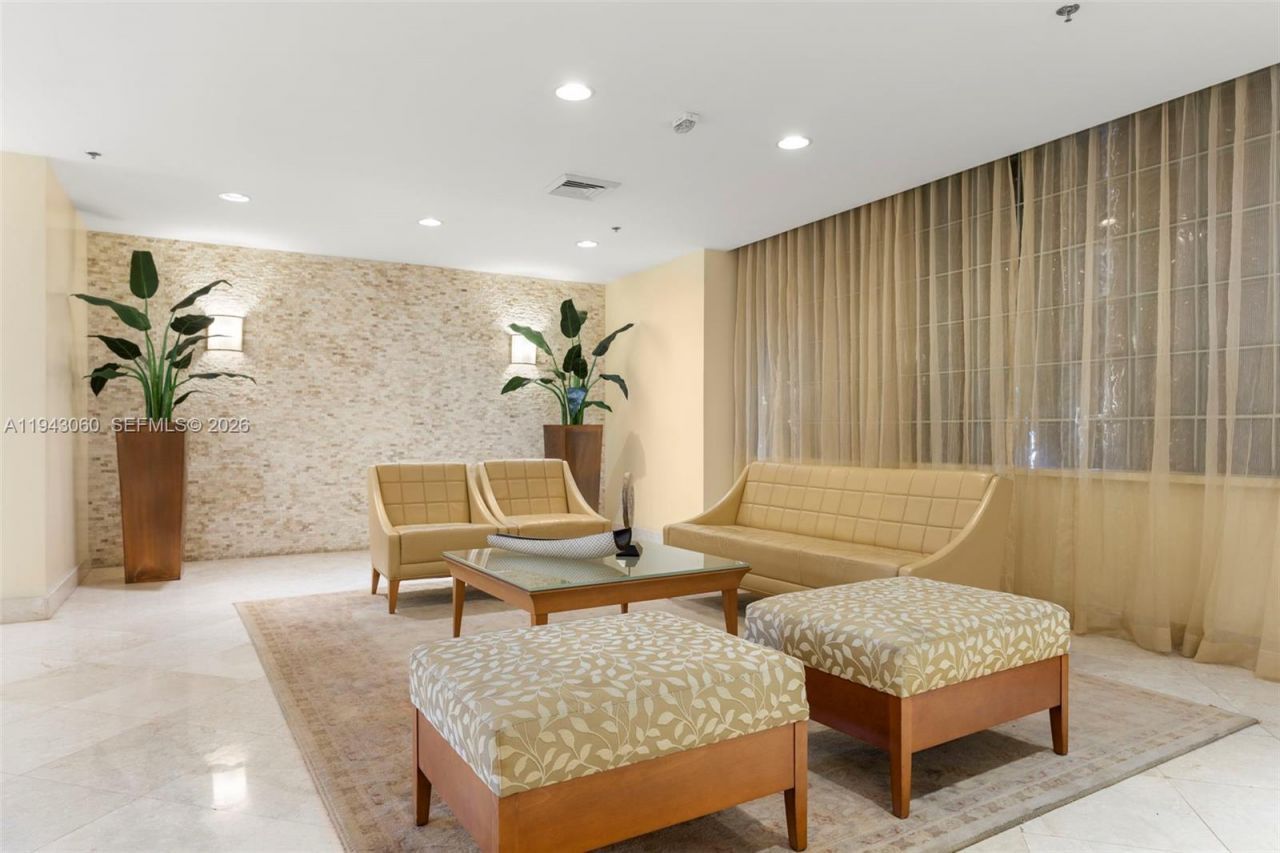 6767 Collins Ave , Unit 1905, Miami Beach, FL 33141 Photo