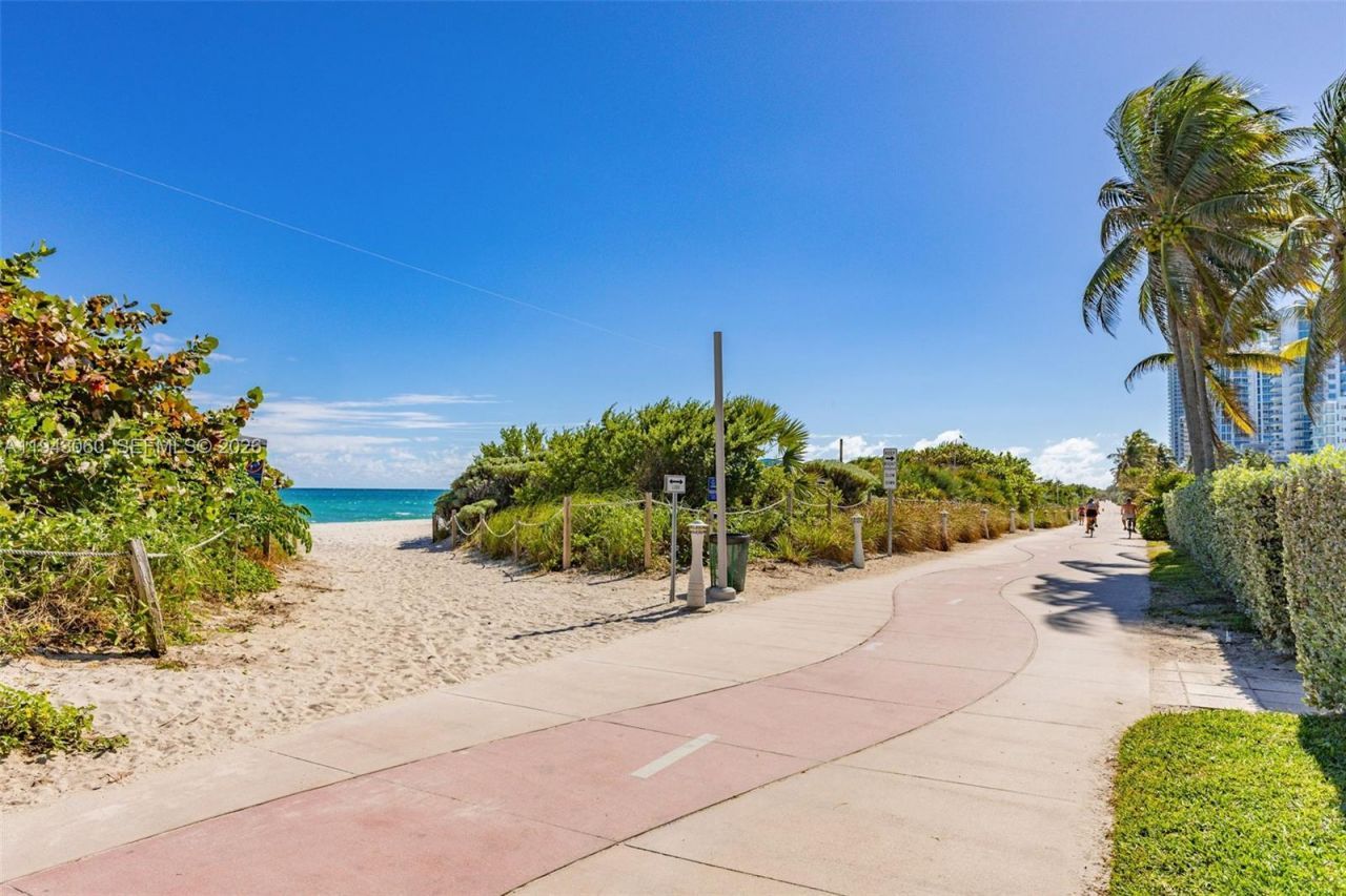 6767 Collins Ave , Unit 1905, Miami Beach, FL 33141 Photo