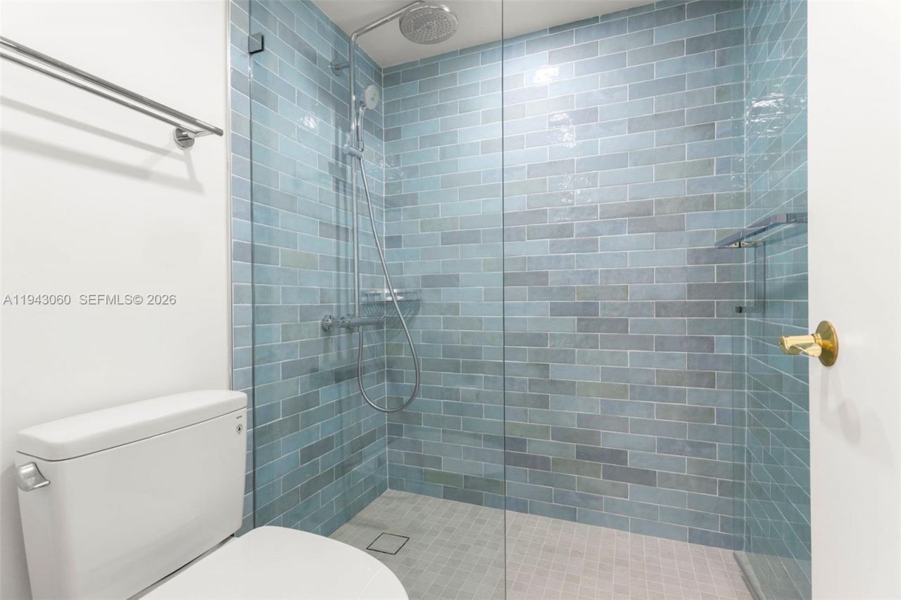 6767 Collins Ave , Unit 1905, Miami Beach, FL 33141 Photo