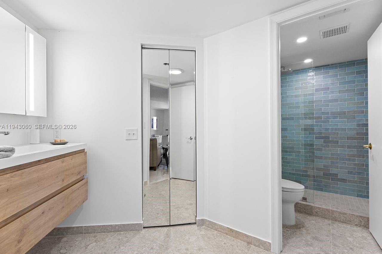 6767 Collins Ave , Unit 1905, Miami Beach, FL 33141 Photo