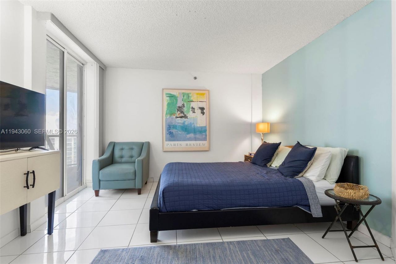 6767 Collins Ave , Unit 1905, Miami Beach, FL 33141 Photo