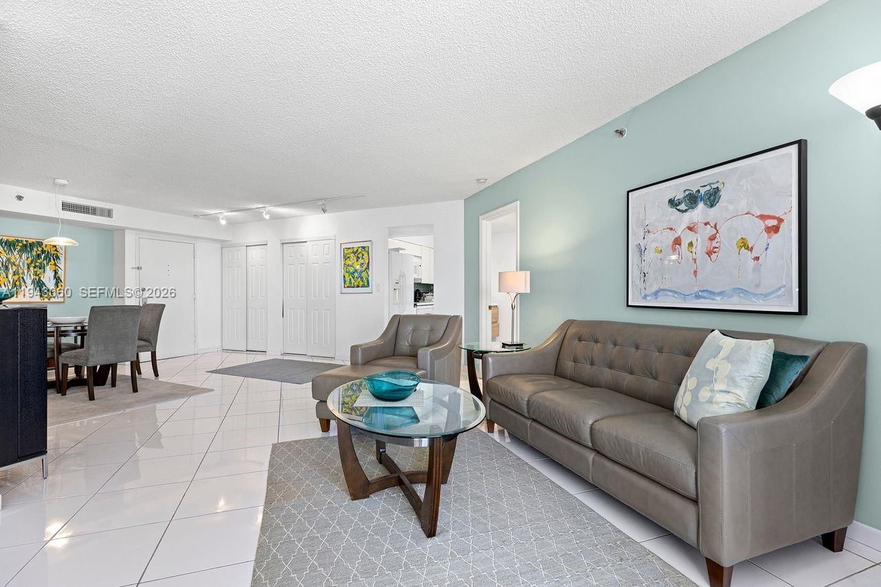 6767 Collins Ave , Unit 1905, Miami Beach, FL 33141 Photo