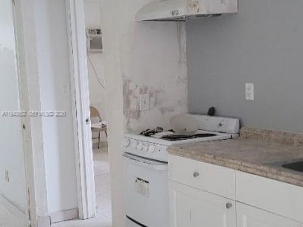 1221 NW 42nd St, Unit 1223, Miami, FL 33142