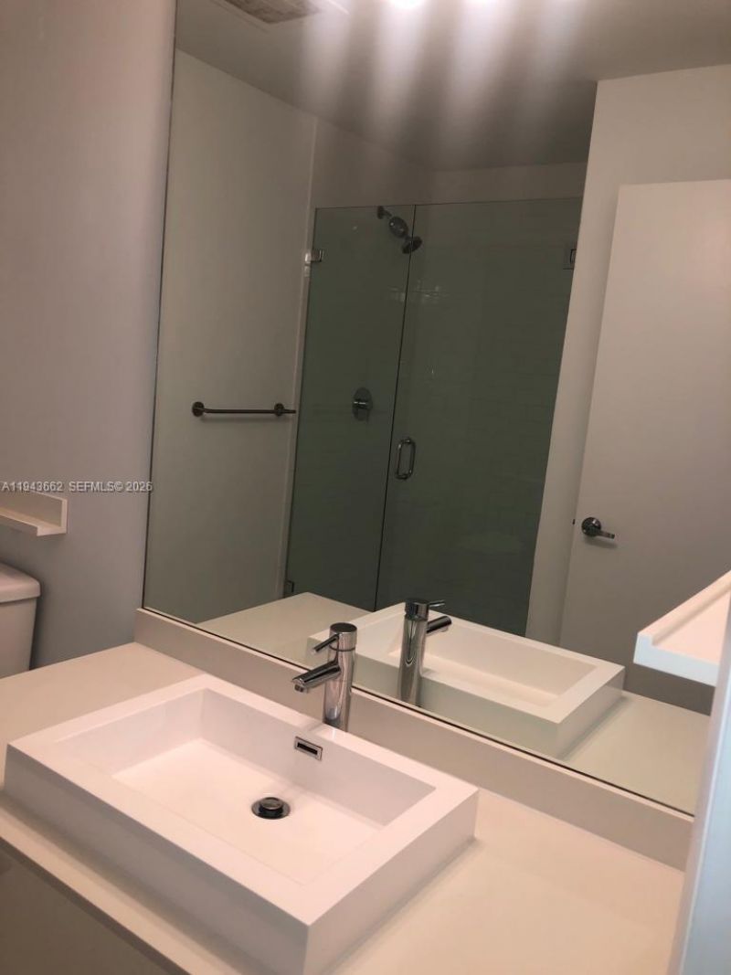 151 SE 1 St, Unit 2504, Miami, FL 33131 Photo