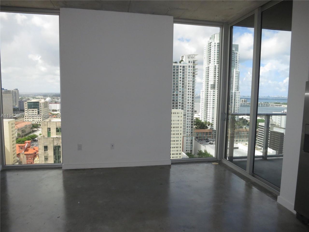 151 SE 1 St, Unit 2504, Miami, FL 33131 Photo