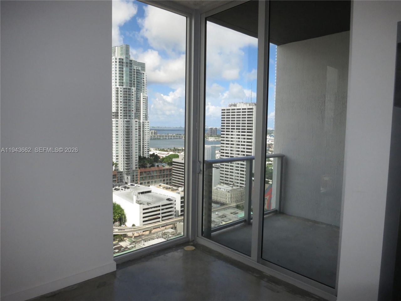 151 SE 1 St, Unit 2504, Miami, FL 33131 Photo