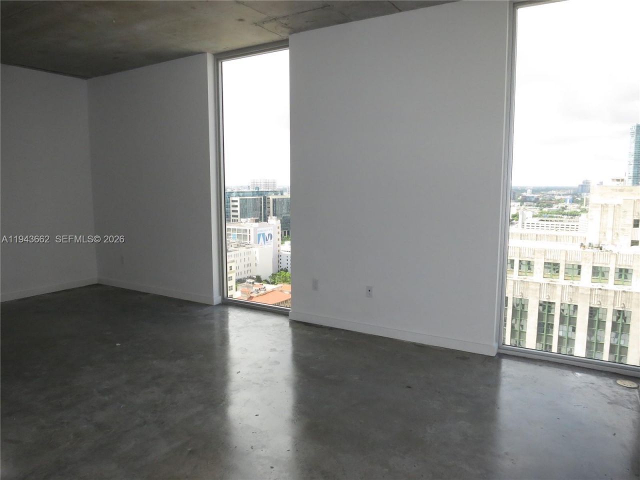 151 SE 1 St, Unit 2504, Miami, FL 33131 Photo