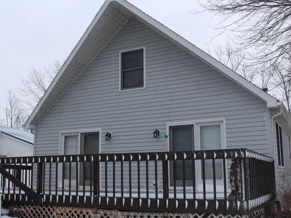 46 W Waldron Lake Drive, Wawaka, IN 46794