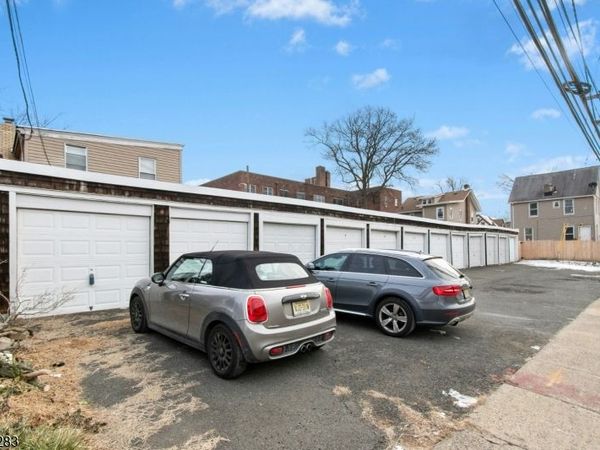 162 W 2Nd Ave, Roselle, NJ 07203