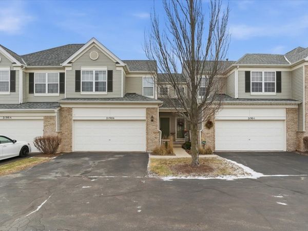 2190 Braeburn Drive, Unit B, Wauconda, IL 60084
