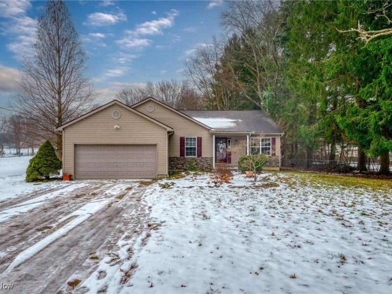 3225 Imrek Drive, Akron, OH 44312 Photo 1