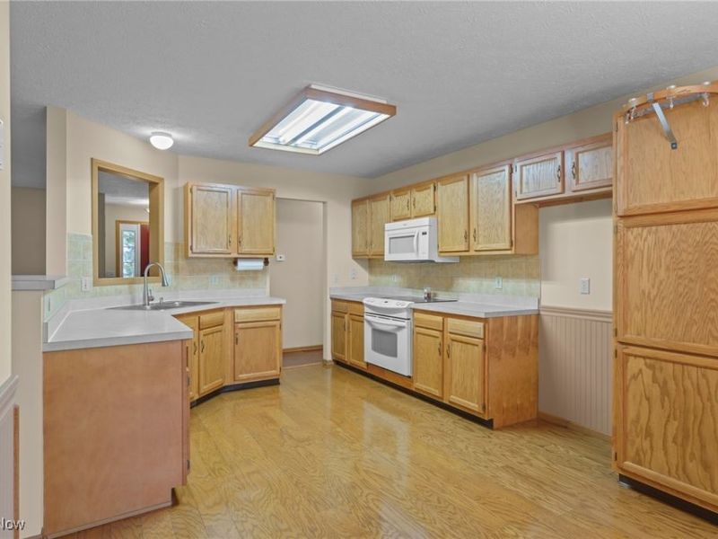 3225 Imrek Drive, Akron, OH 44312 Photo 8