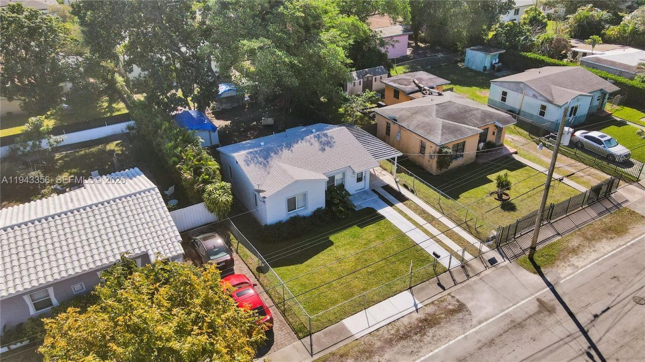 1748 NW 57th St, Miami, FL 33142 Photo