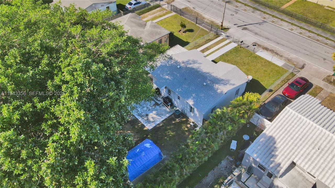 1748 NW 57th St, Miami, FL 33142 Photo