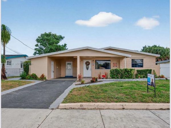 890 NW 35th Ave, Lauderhill, FL 33311