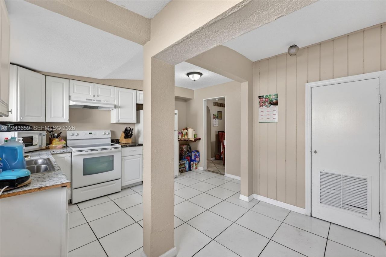 890 NW 35th Ave, Lauderhill, FL 33311 Photo