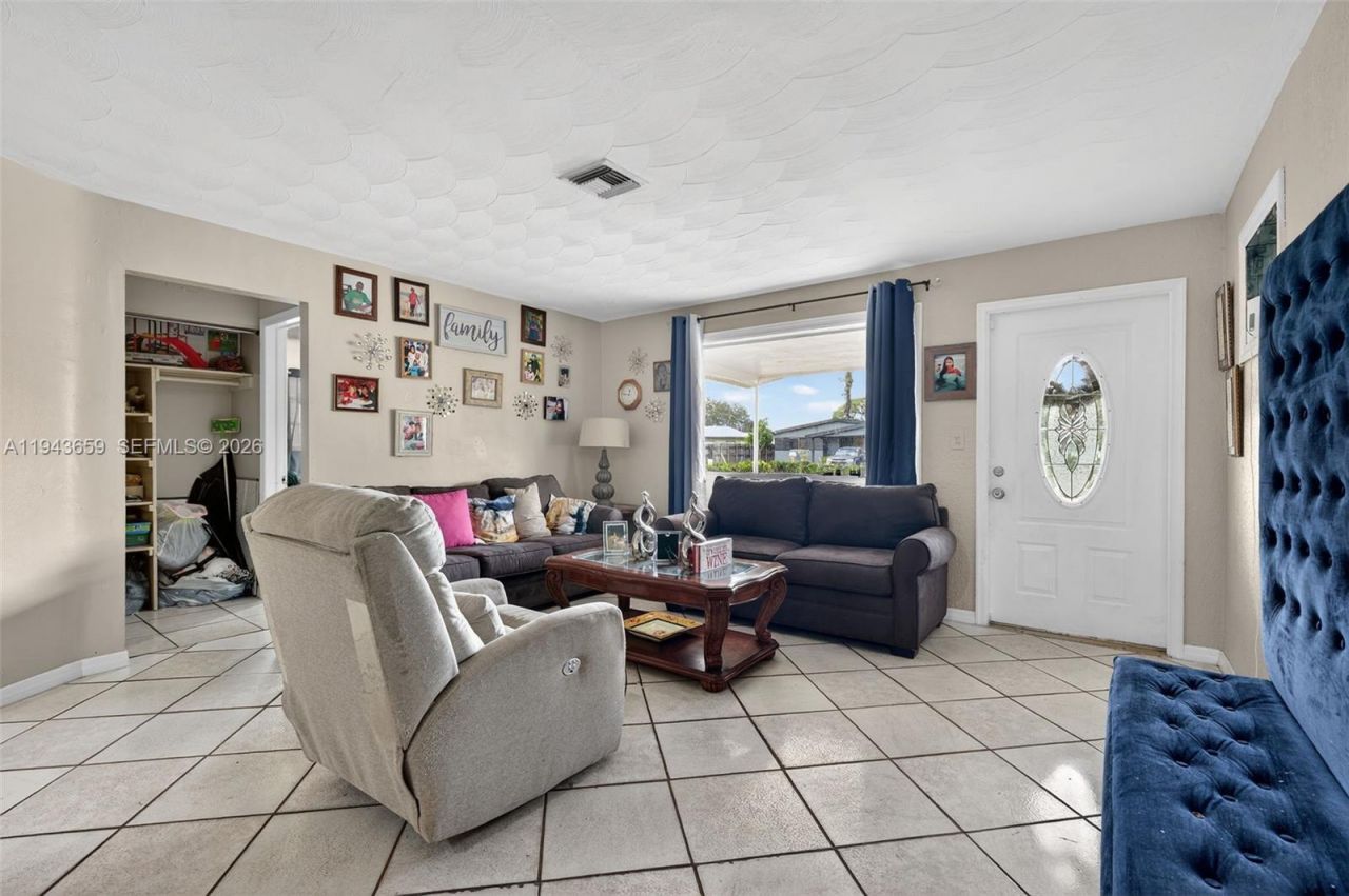 890 NW 35th Ave, Lauderhill, FL 33311 Photo