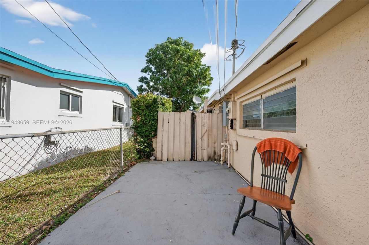 890 NW 35th Ave, Lauderhill, FL 33311 Photo