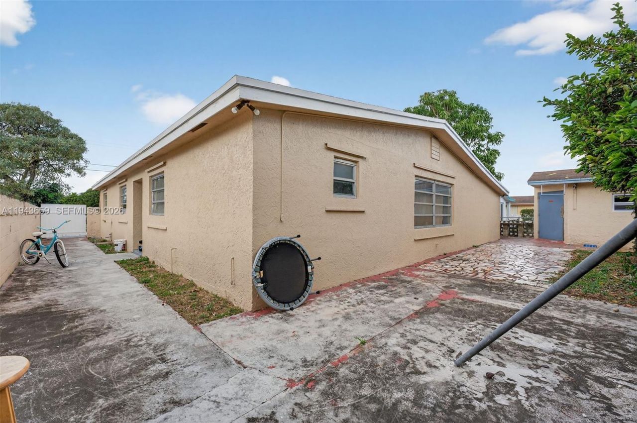 890 NW 35th Ave, Lauderhill, FL 33311 Photo