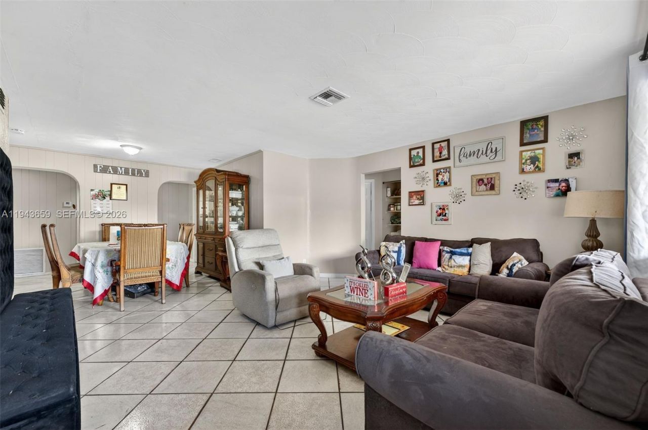 890 NW 35th Ave, Lauderhill, FL 33311 Photo