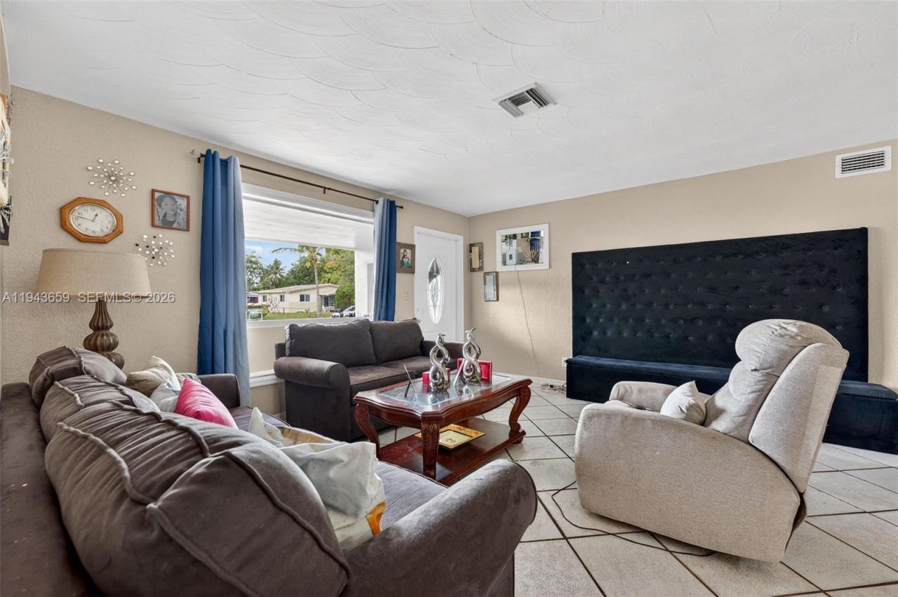 890 NW 35th Ave, Lauderhill, FL 33311 Photo