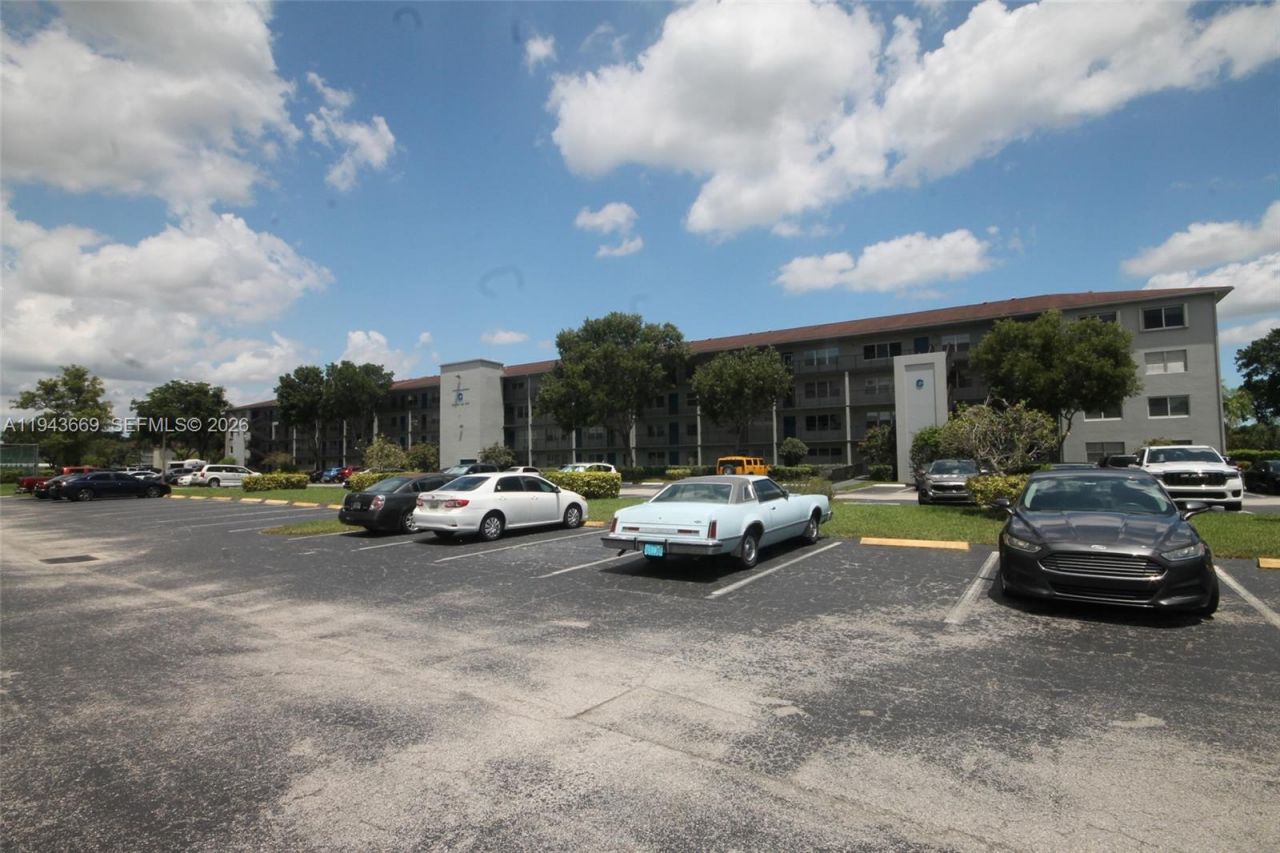 301 SW 135th Ave, Unit 113C, Pembroke Pines, FL 33027 Photo