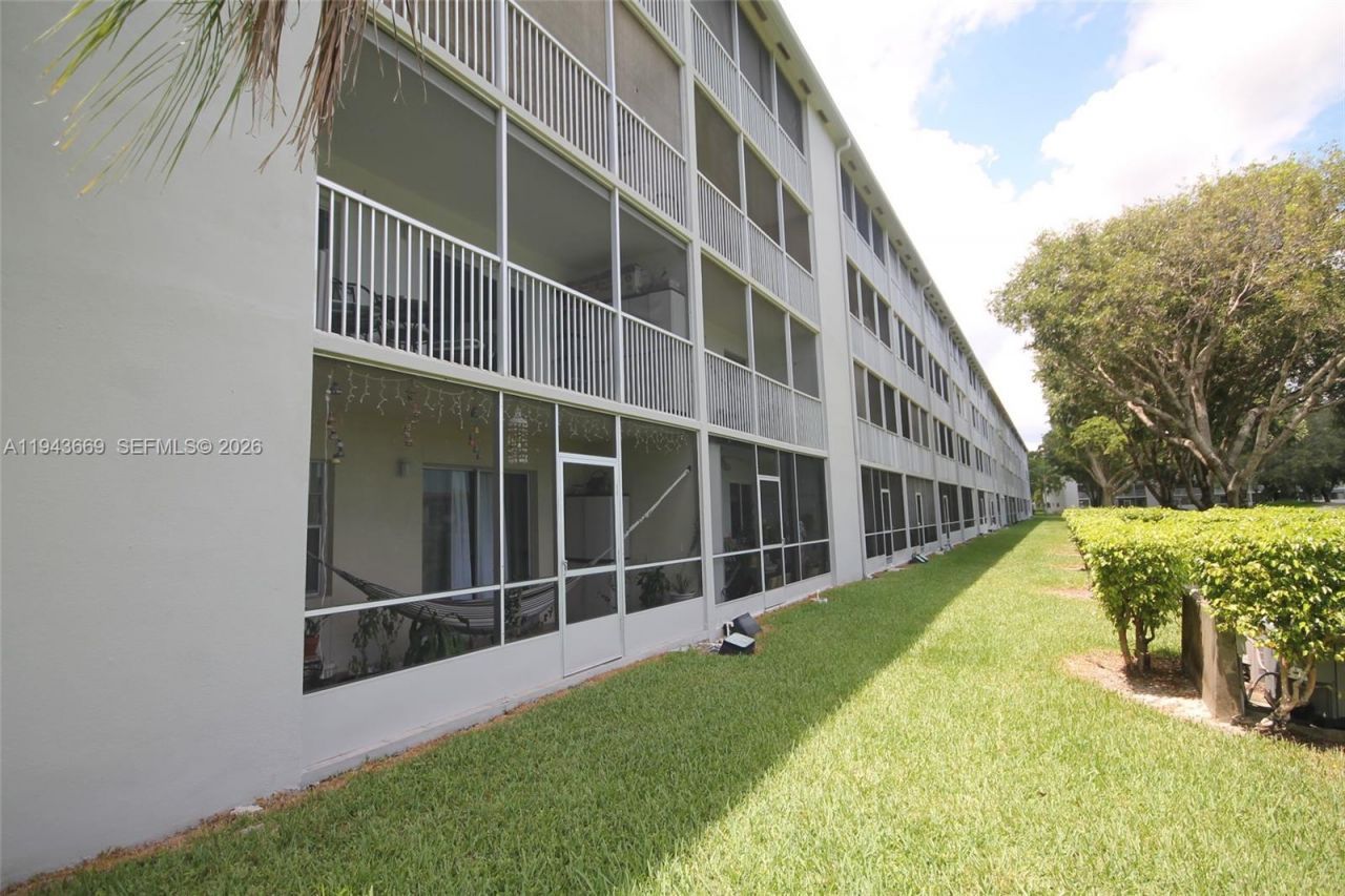 301 SW 135th Ave, Unit 113C, Pembroke Pines, FL 33027 Photo