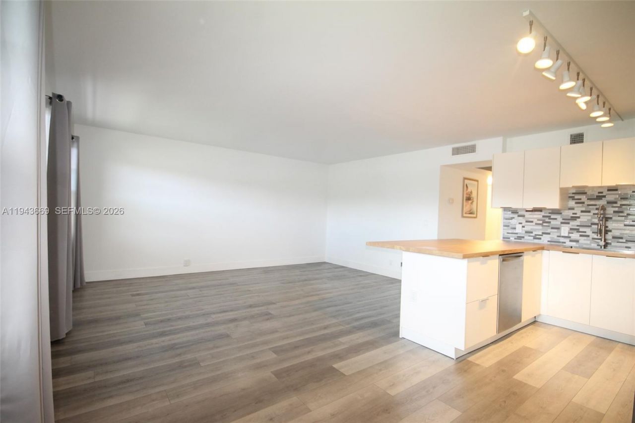 301 SW 135th Ave, Unit 113C, Pembroke Pines, FL 33027 Photo