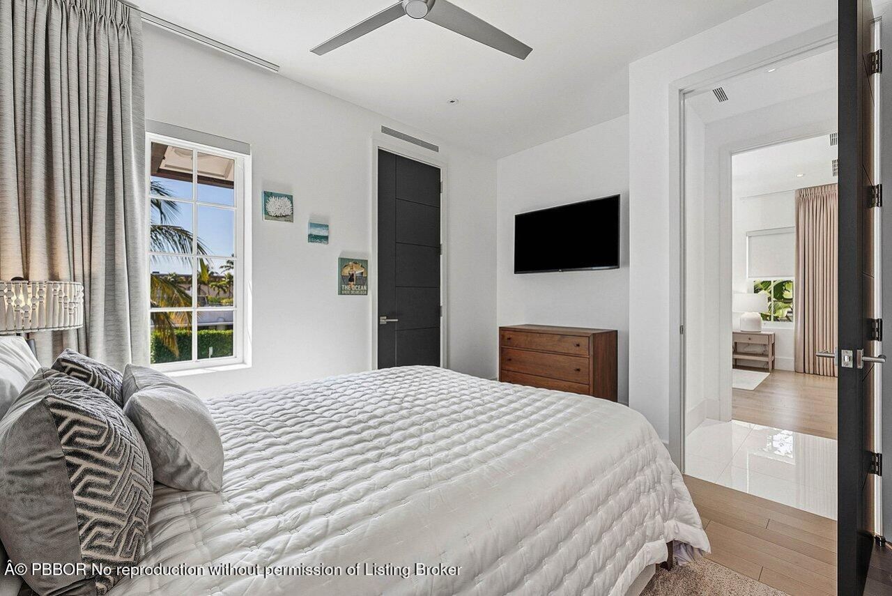 157 Peruvian Avenue, Palm Beach, FL 33480 Photo