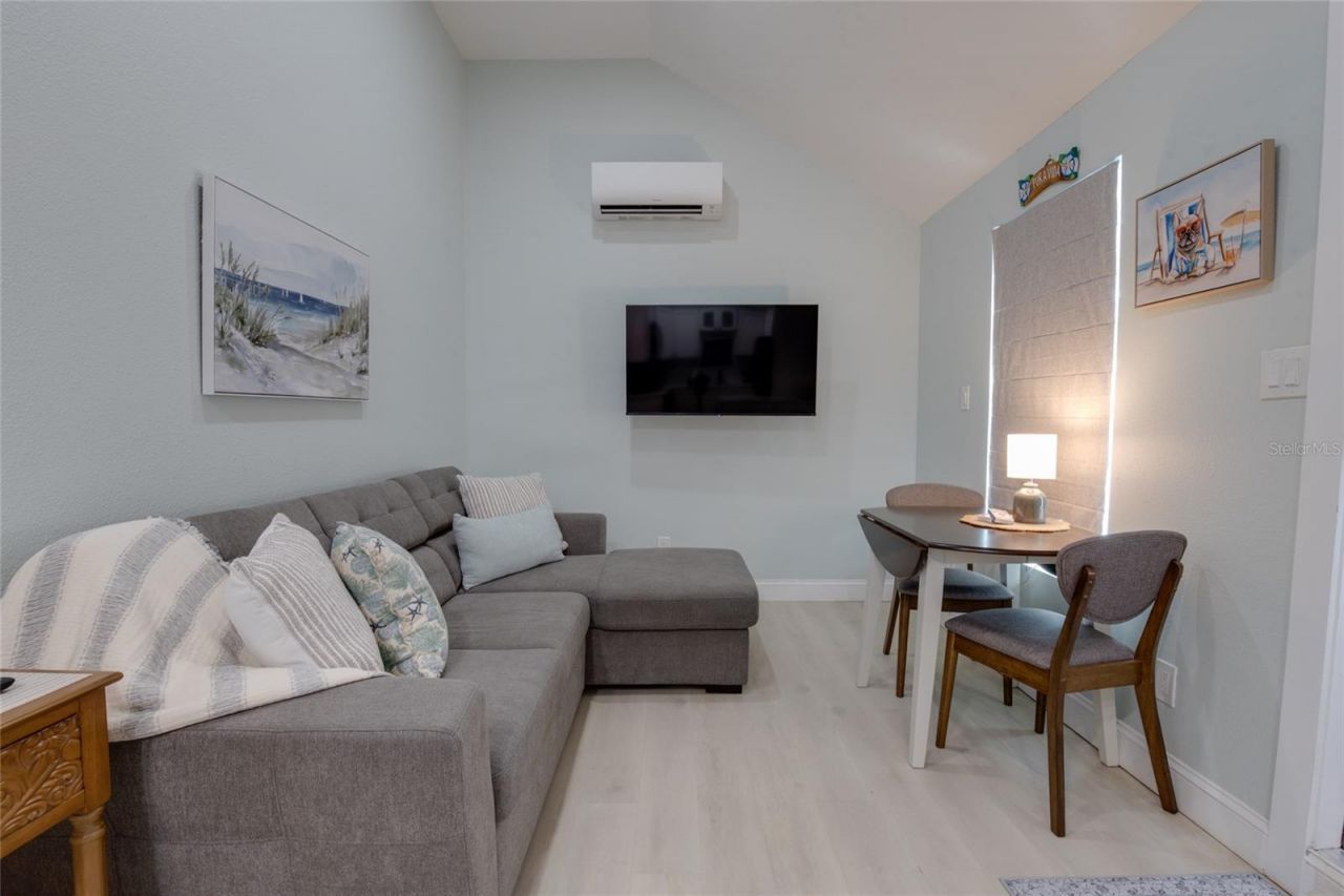 448 Locklie Street, Dunedin, FL 34698 Photo