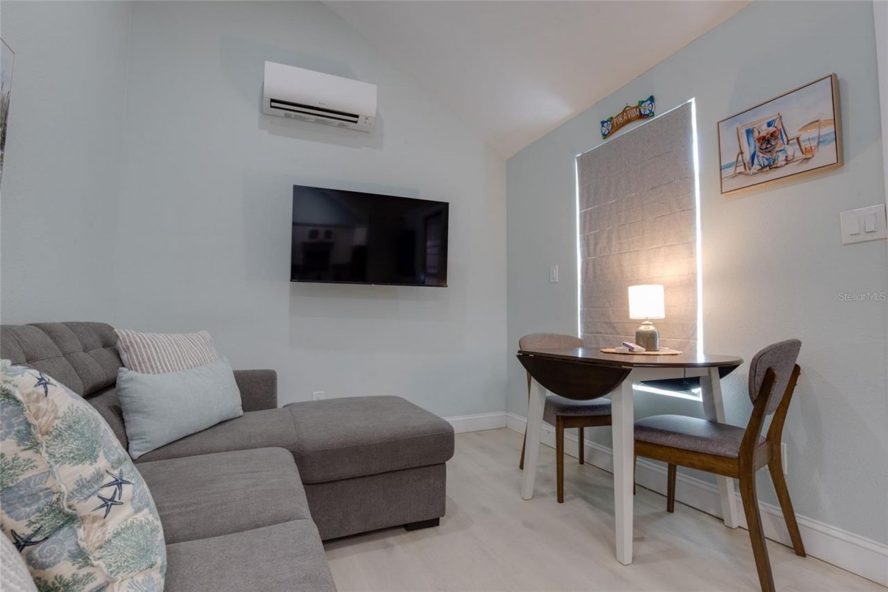 448 Locklie Street, Dunedin, FL 34698 Photo