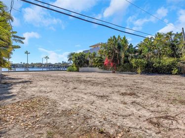 105 ESTADO WAY NE, ST PETERSBURG, FL 33704