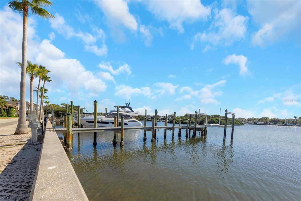 105 Estado Way Ne, Saint Petersburg, FL 33704 Photo