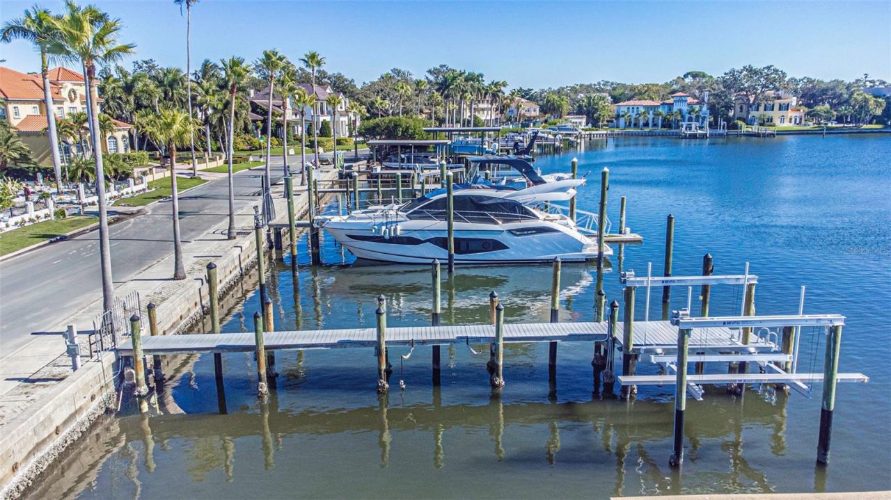 105 Estado Way Ne, Saint Petersburg, FL 33704 Photo