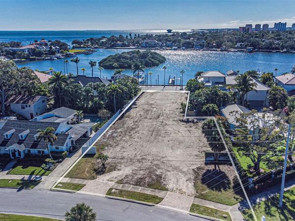 140 BRIGHTWATERS BOULEVARD NE, ST PETERSBURG, FL 33704