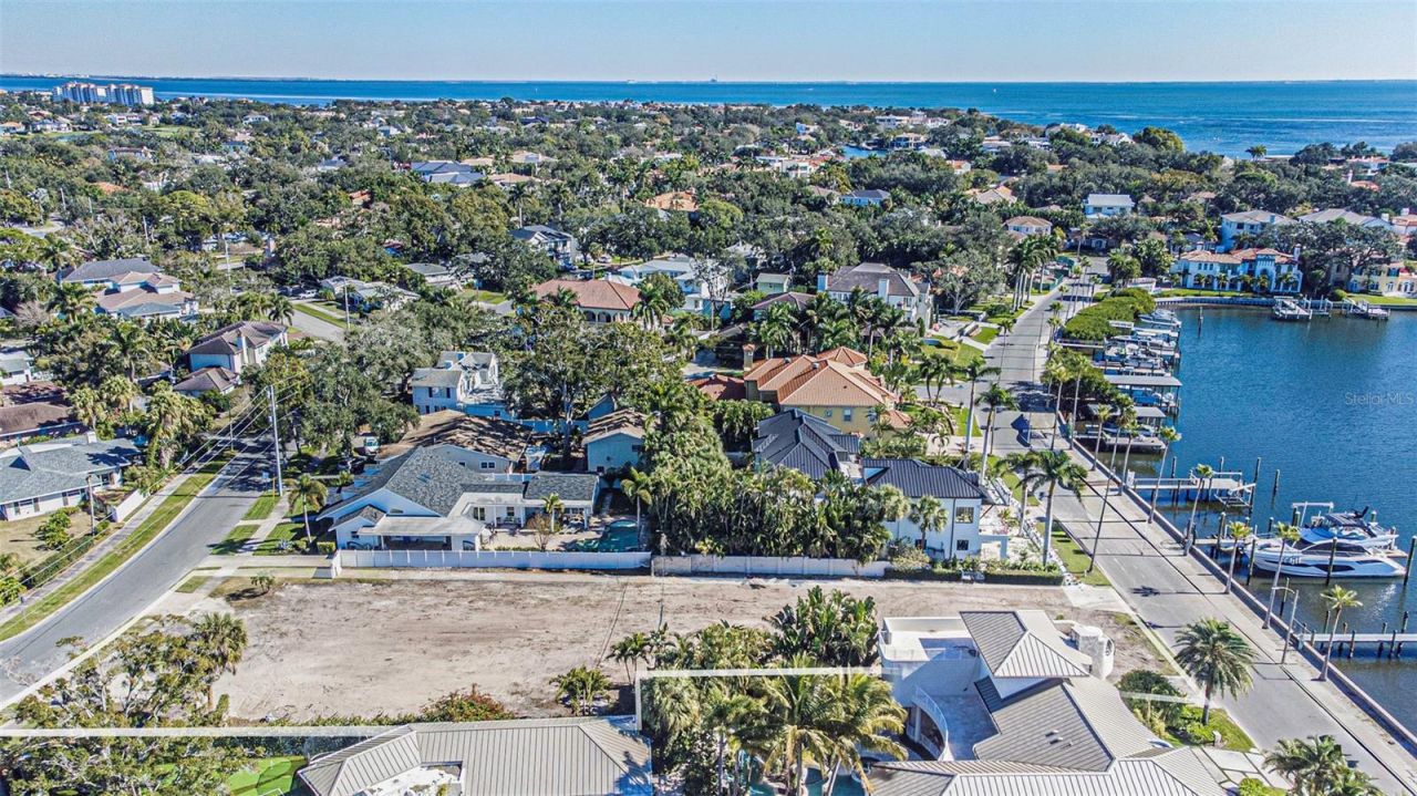 140 Brightwaters Boulevard Ne, Saint Petersburg, FL 33704 Photo