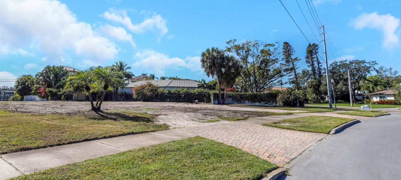 140 Brightwaters Boulevard Ne, Saint Petersburg, FL 33704 Photo