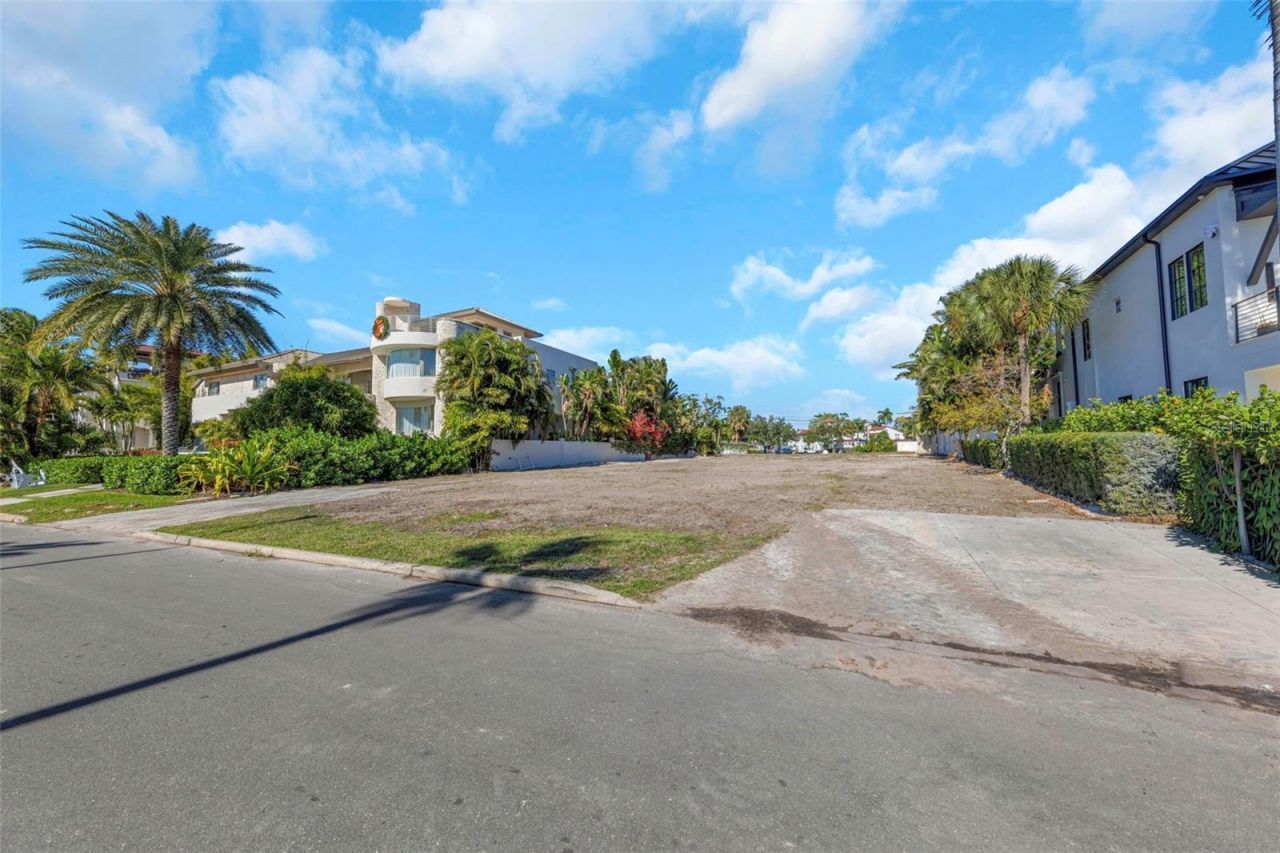 140 Brightwaters Boulevard Ne, Saint Petersburg, FL 33704 Photo