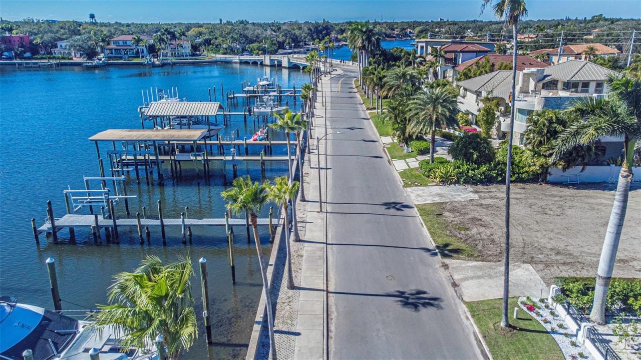 140 Brightwaters Boulevard Ne, Saint Petersburg, FL 33704 Photo