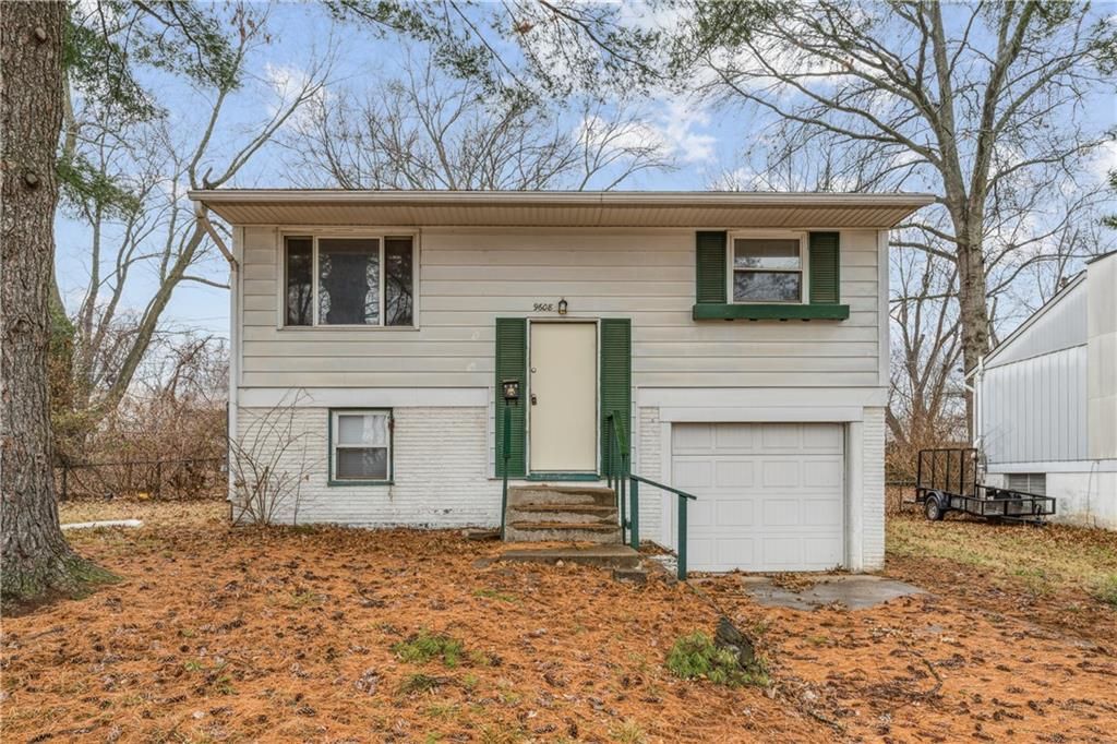 9608 Ditman Way, Kansas City, MO 64134 Main Photo